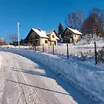 Semesterbostad Pod Lipa *